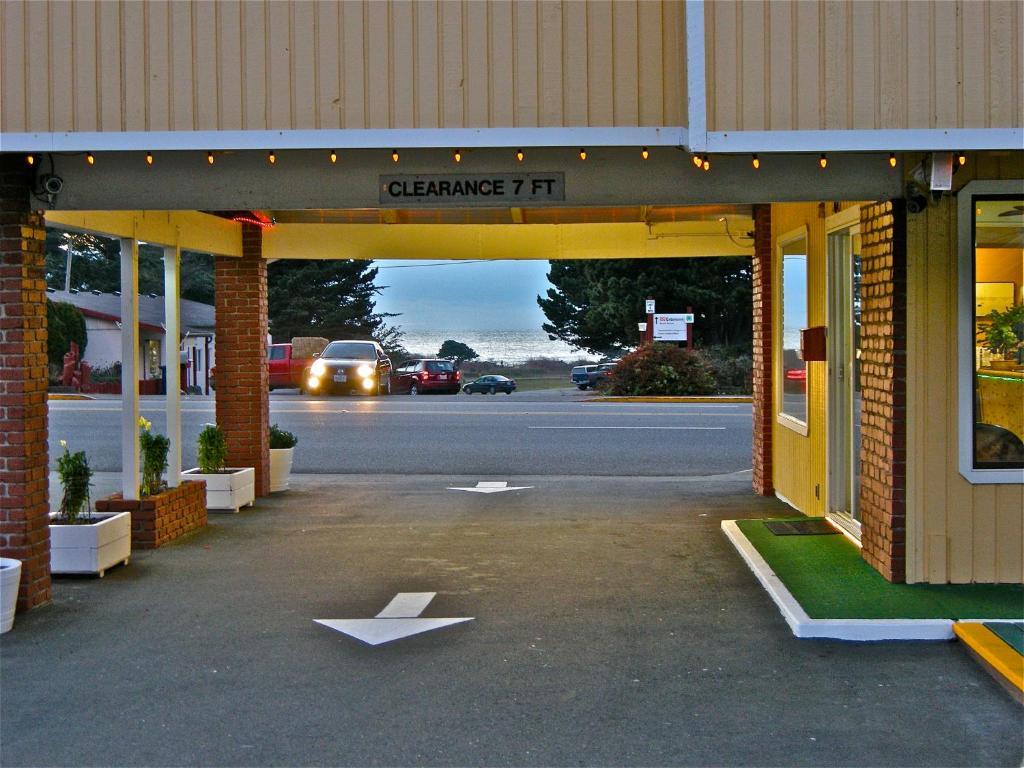 Motel 101 Gold Beach Exterior photo